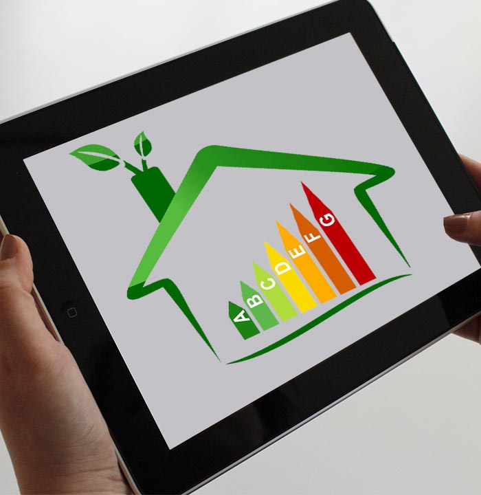 tablet che mostra le classi energetiche di un immobile
